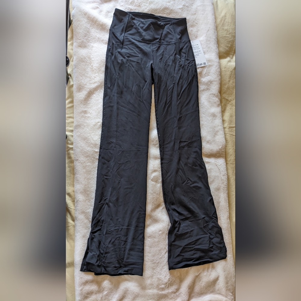 Lululemon black yoga pants Groove HR Split-Hem Flare *Nulu Size 8